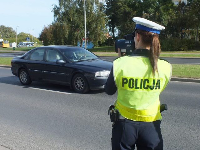Prędkość zabrała im prawko